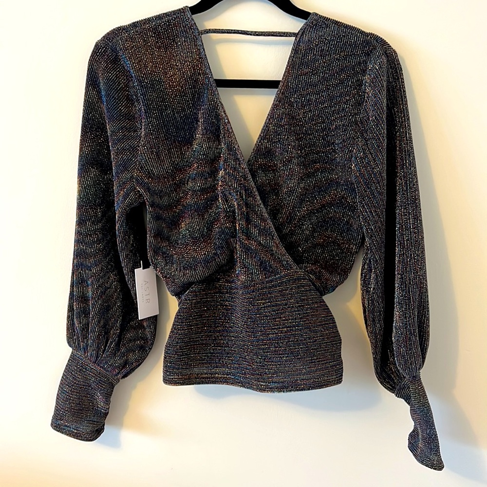 *NWT* ASTR THE LABEL Rainbow Metallic Top - Picture 4 of 7